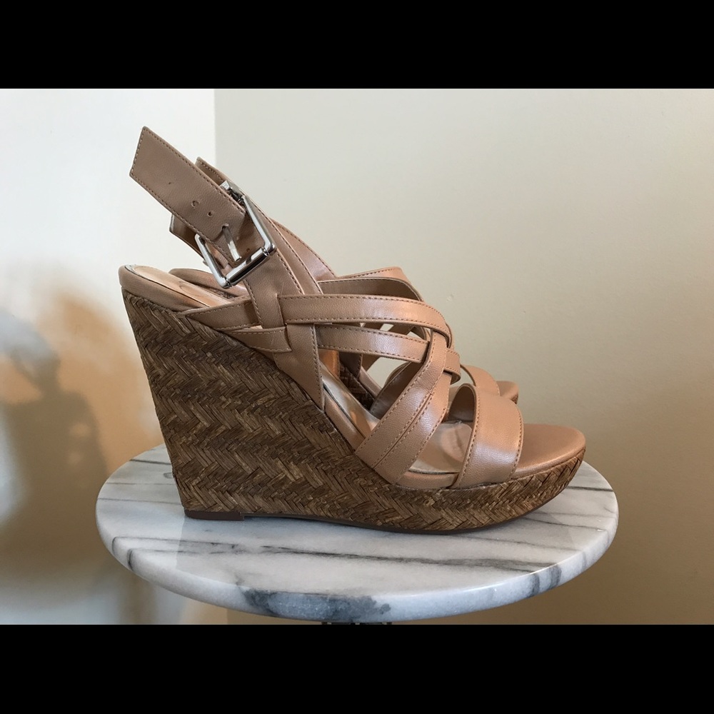 Jessica Simpson tan wedge sandals 10
